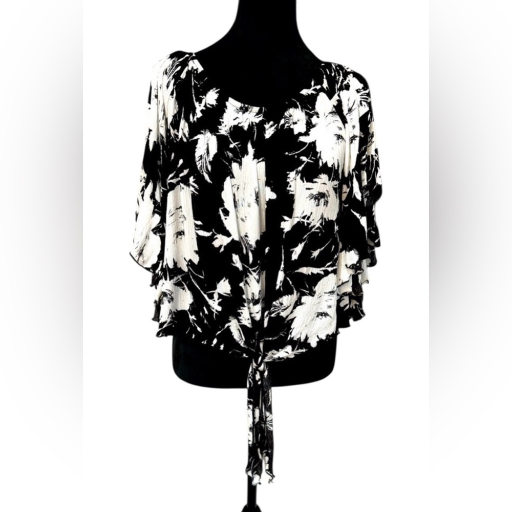 Meghan Los Angeles women size small, flowy 3/4 sleeve